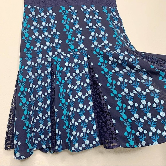 Draper James Meadow Vines Lace Fit & Flare Dress in Nassau Navy Size 4 $285 - Picture 5 of 10